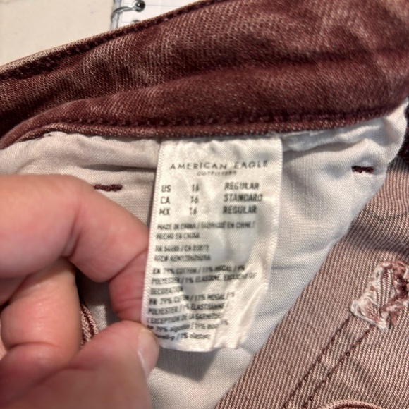 AMERICAN EAGLE Sz 14 Brick Red Distressed High Rise Mom Jeans - Picture 7 of 8